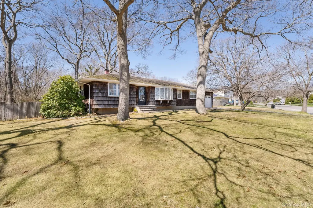 52 Woodbury Road Farmingville NY 11738