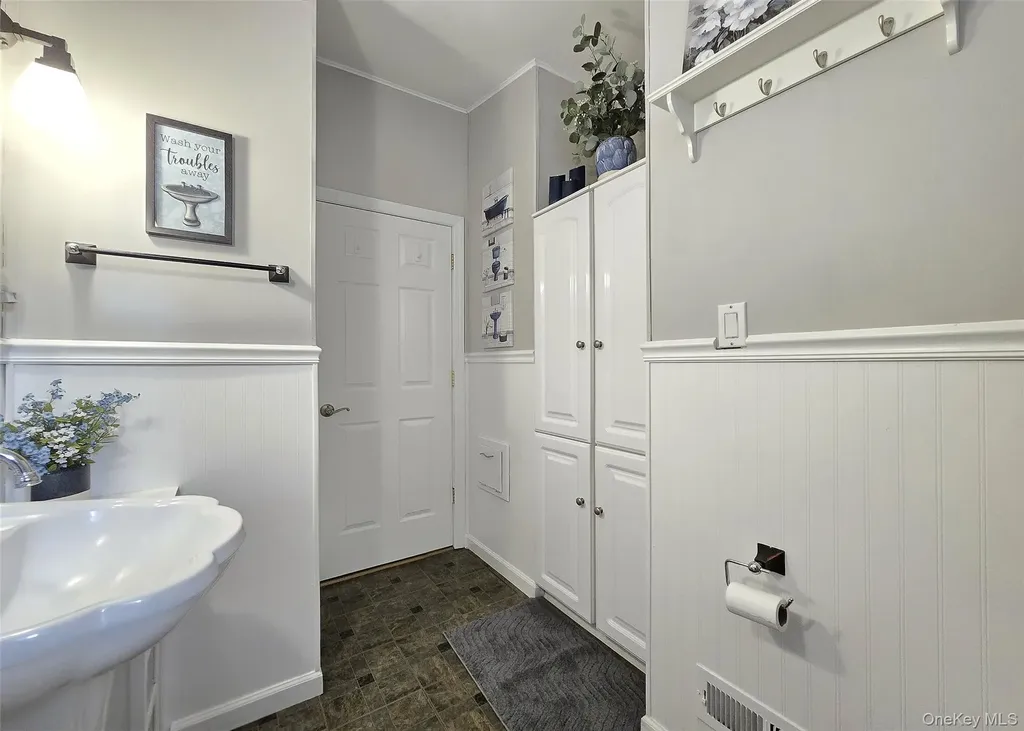 25 Peter Road Ronkonkoma NY 11779