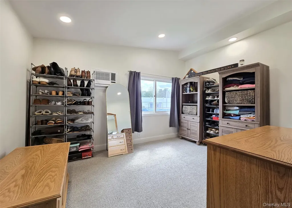 25 Peter Road Ronkonkoma NY 11779