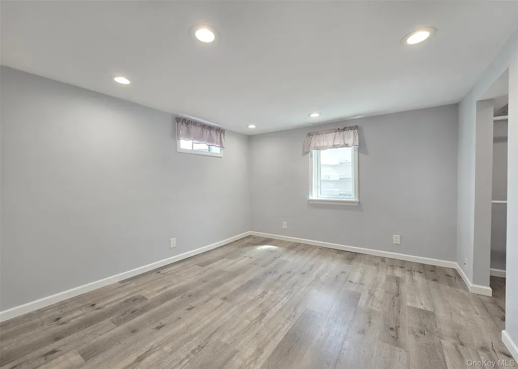 25 Peter Road Ronkonkoma NY 11779