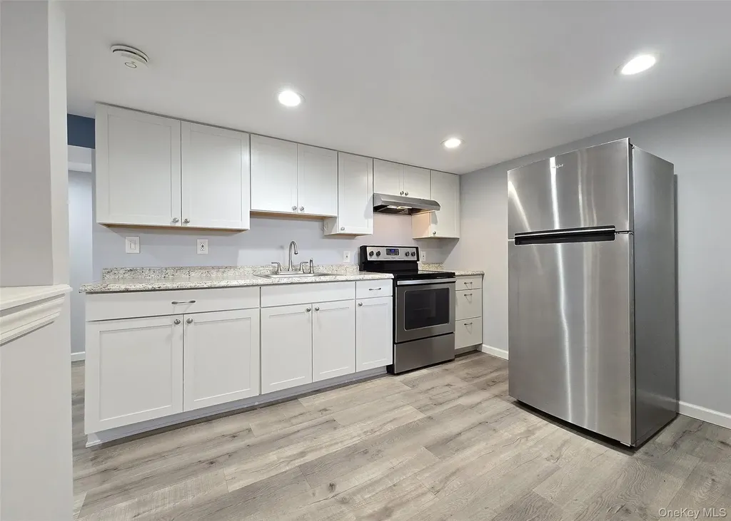 25 Peter Road Ronkonkoma NY 11779