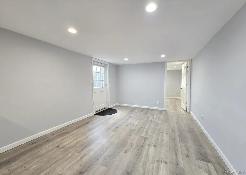 25 Peter Road Ronkonkoma NY 11779