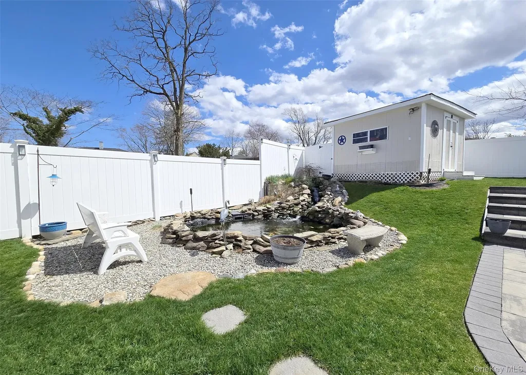 25 Peter Road Ronkonkoma NY 11779