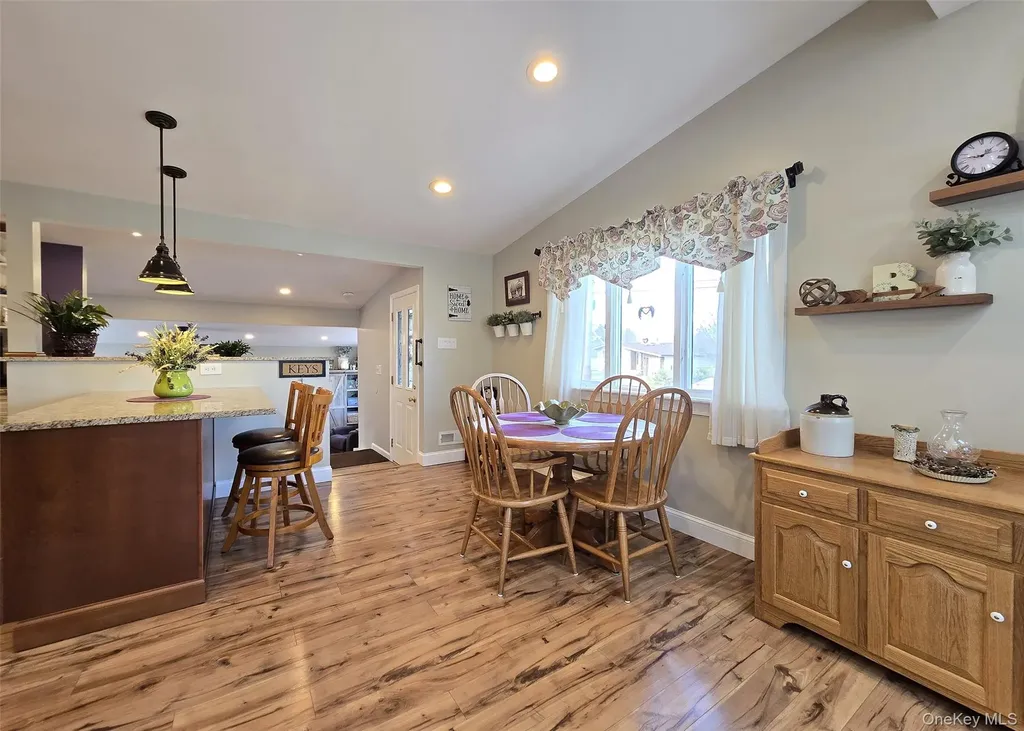 25 Peter Road Ronkonkoma NY 11779
