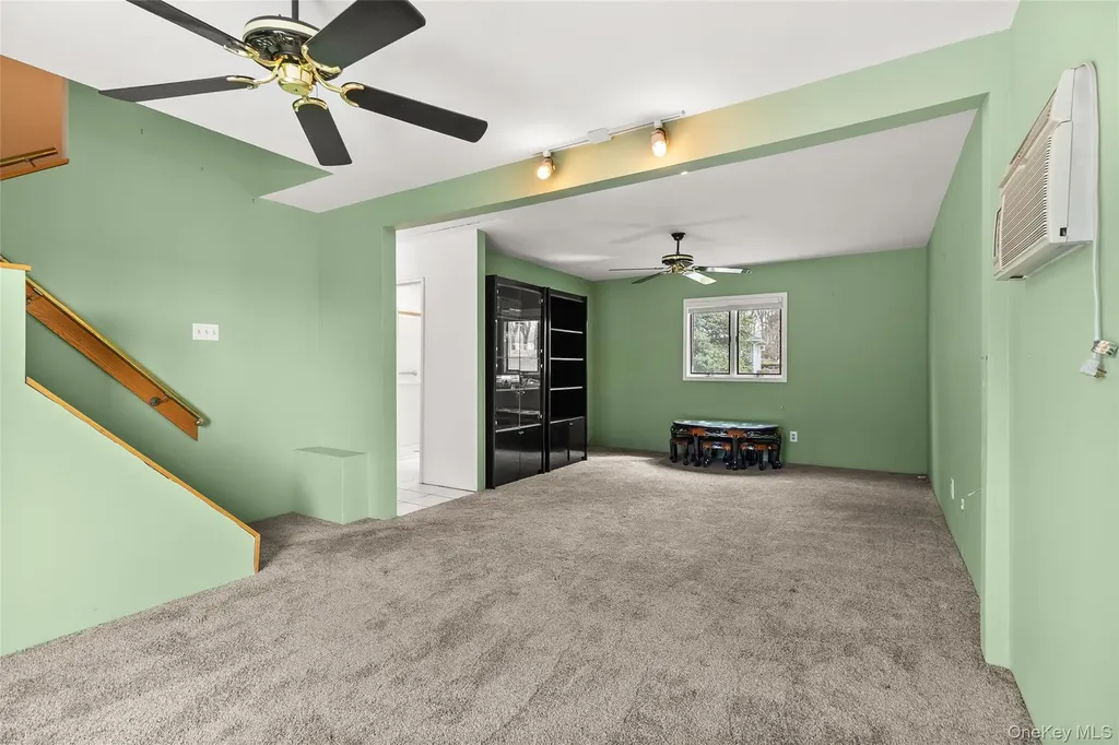 69 Amsterdam Road Smithtown NY 11787