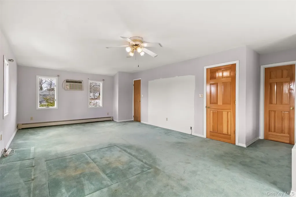 69 Amsterdam Road Smithtown NY 11787
