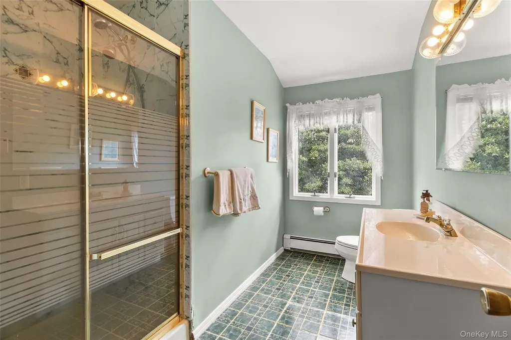 69 Amsterdam Road Smithtown NY 11787