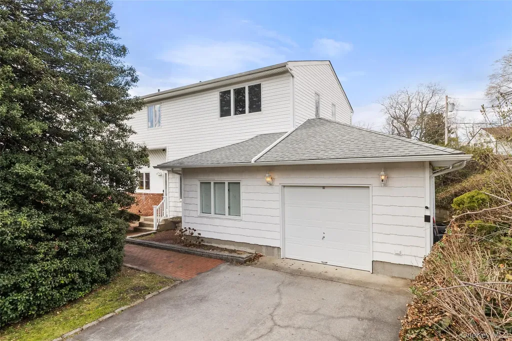 69 Amsterdam Road Smithtown NY 11787