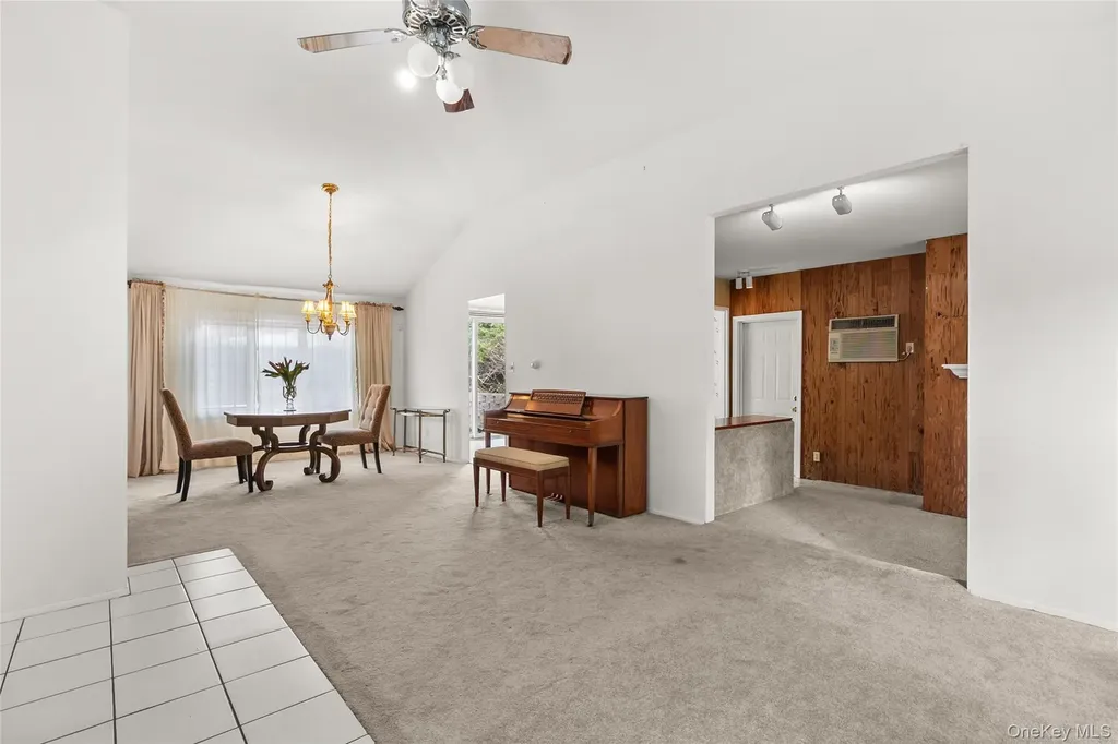 69 Amsterdam Road Smithtown NY 11787