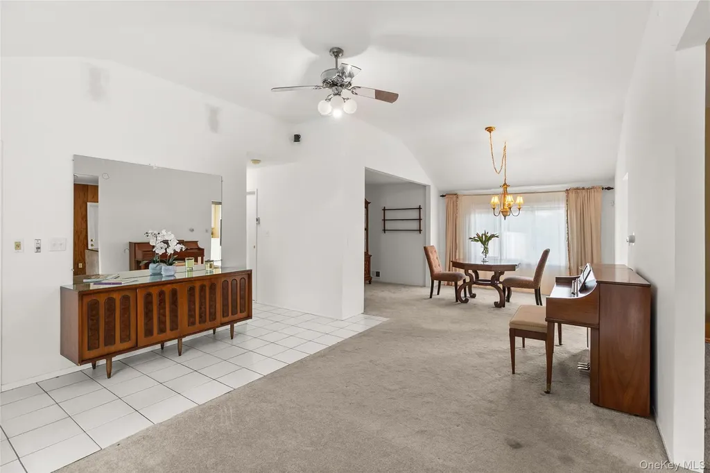 69 Amsterdam Road Smithtown NY 11787