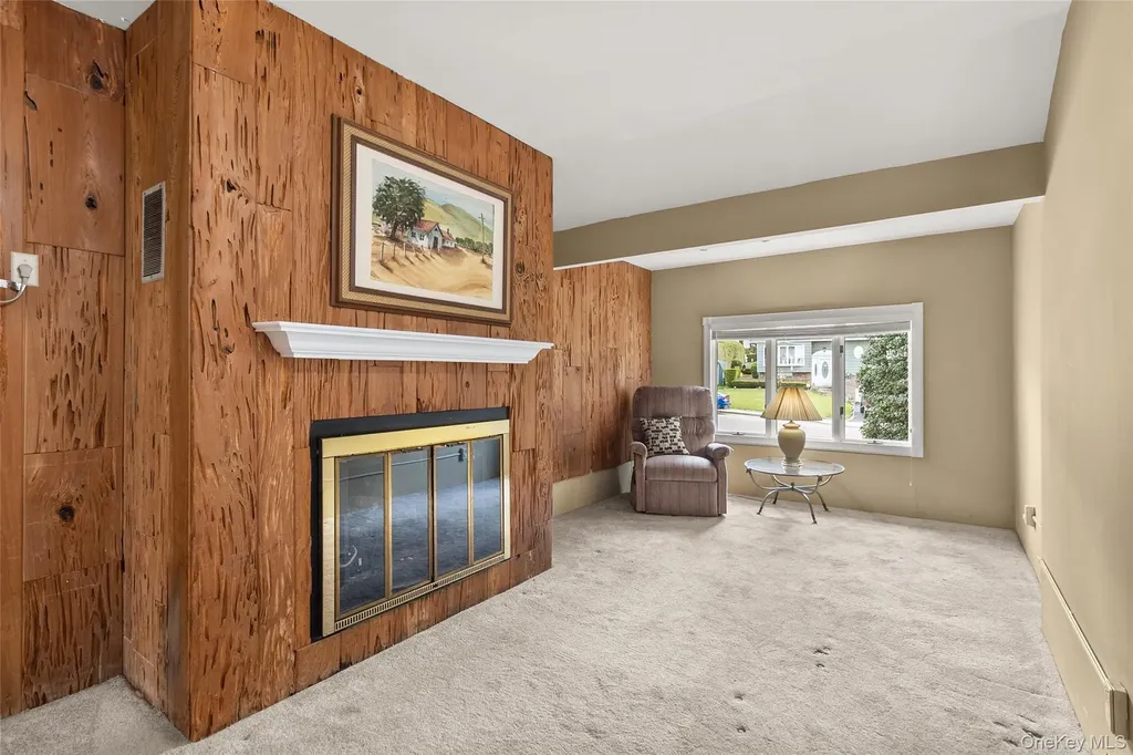69 Amsterdam Road Smithtown NY 11787