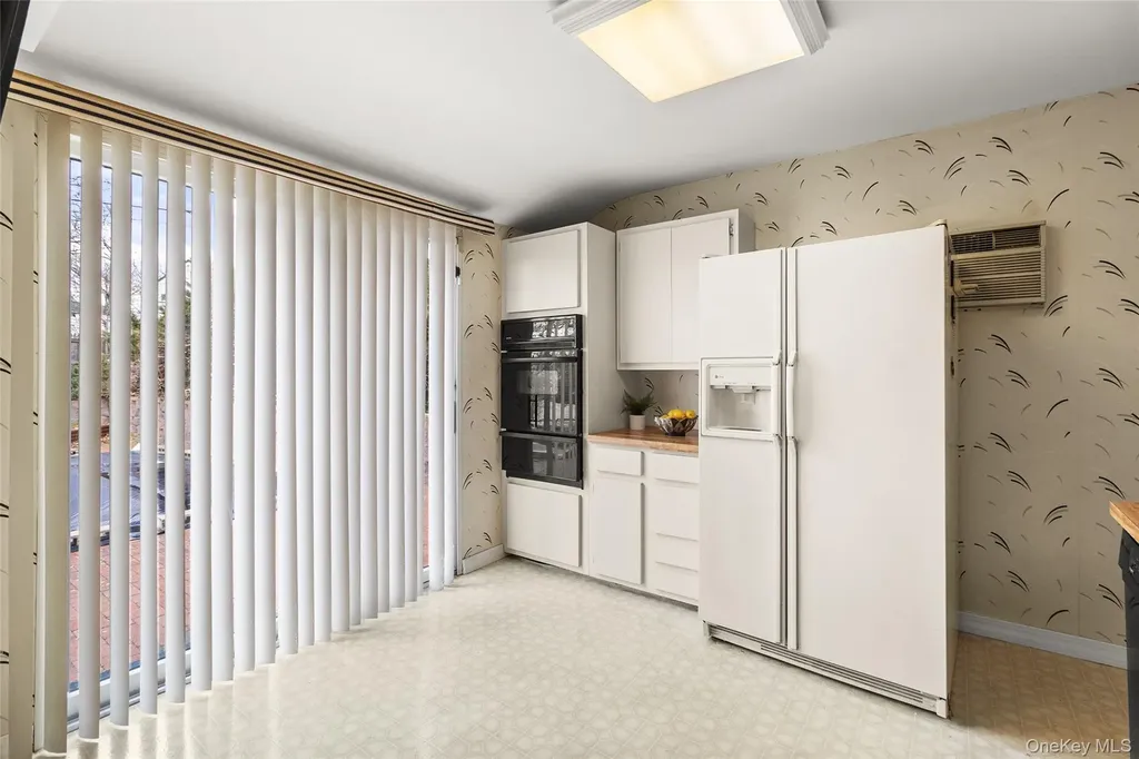 69 Amsterdam Road Smithtown NY 11787