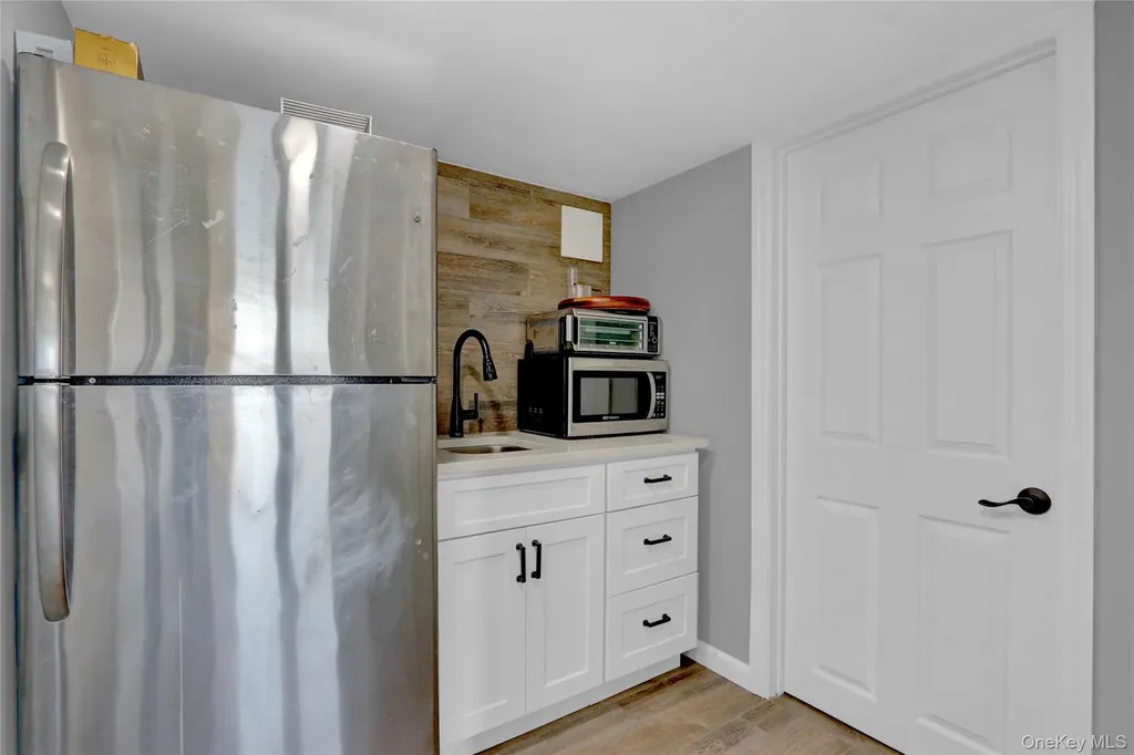 243 Lakeside Trail Ridge NY 11961