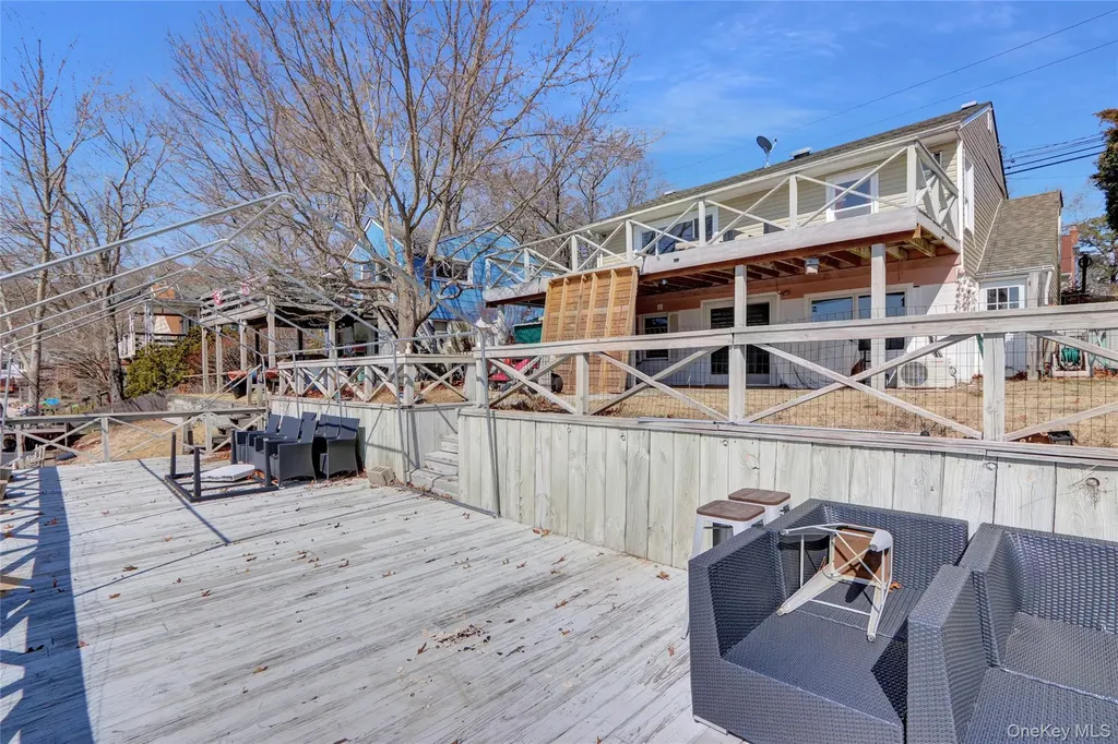 243 Lakeside Trail Ridge NY 11961