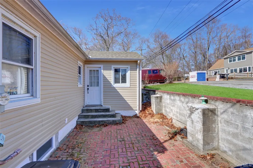 243 Lakeside Trail Ridge NY 11961