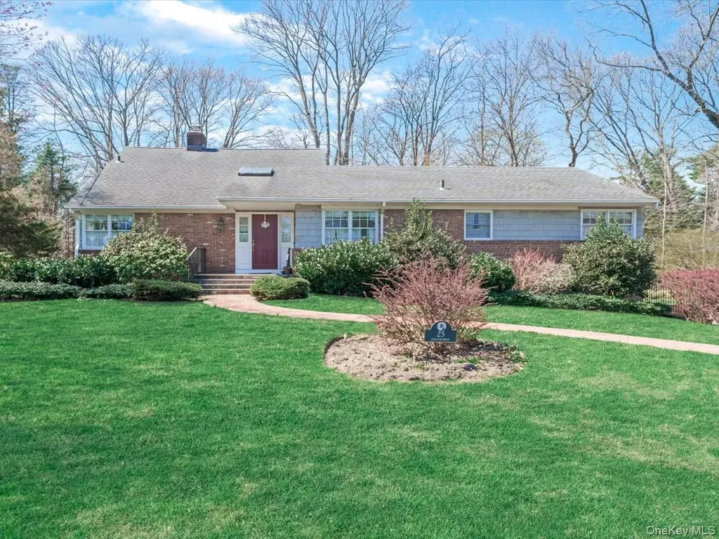 25 Jaegger Drive Old Brookville NY 11545