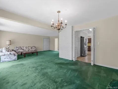 25 Jaegger Drive Old Brookville NY 11545