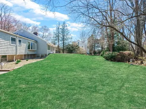 25 Jaegger Drive Old Brookville NY 11545
