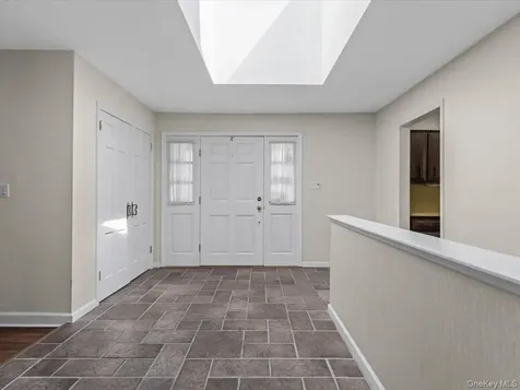 25 Jaegger Drive Old Brookville NY 11545