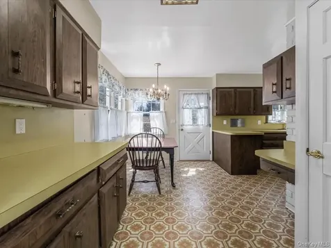 25 Jaegger Drive Old Brookville NY 11545