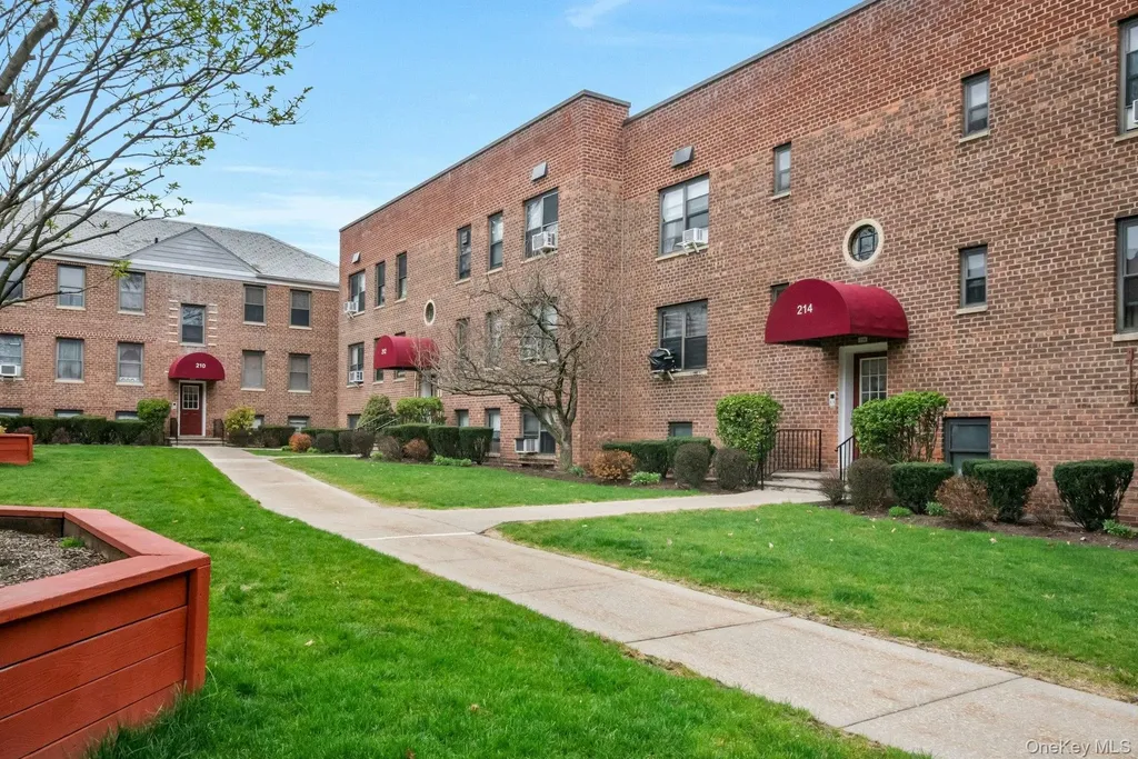 214 Richbell Road Mamaroneck NY 10543