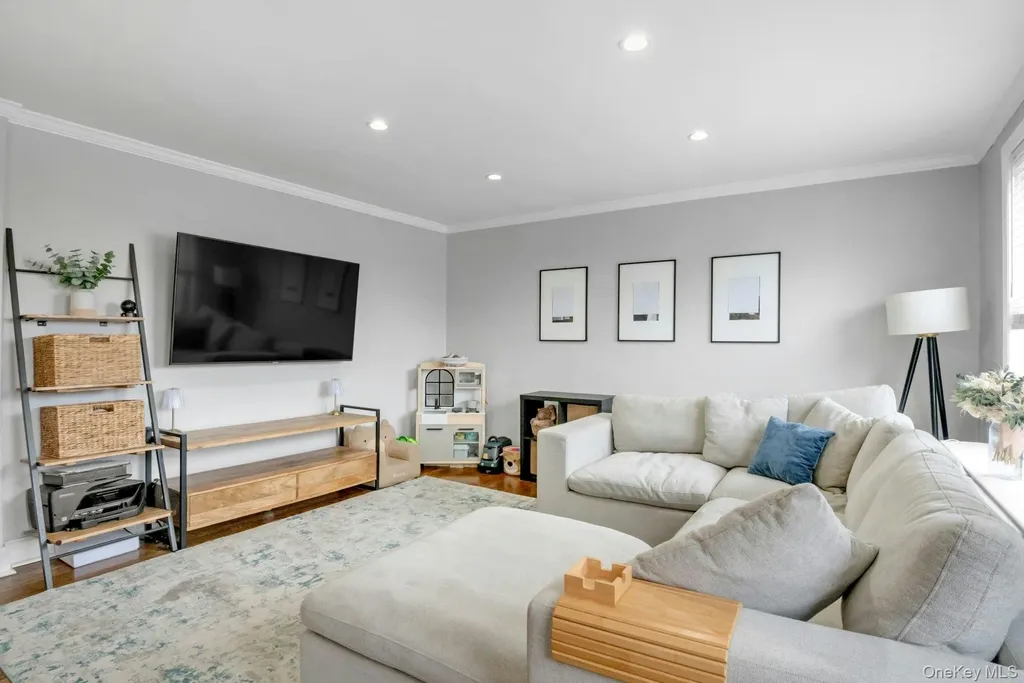 214 Richbell Road Mamaroneck NY 10543