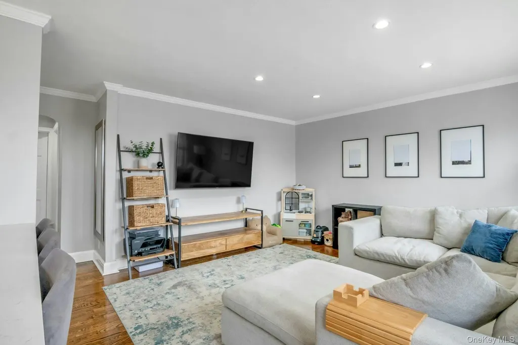 214 Richbell Road Mamaroneck NY 10543