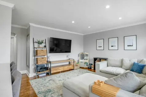 214 Richbell Road Mamaroneck NY 10543