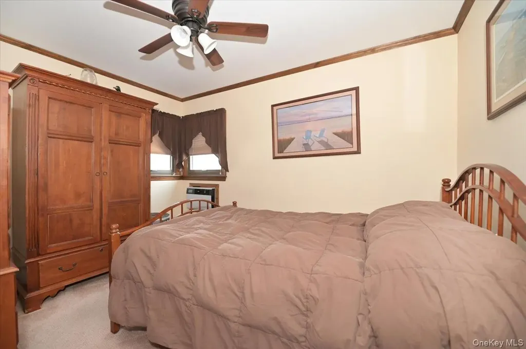 2 Oak Place Massapequa NY 11758