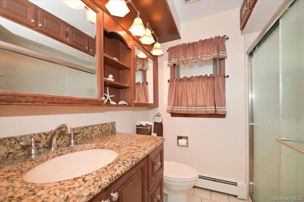 2 Oak Place Massapequa NY 11758