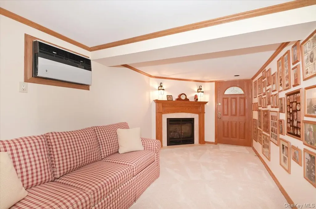 2 Oak Place Massapequa NY 11758