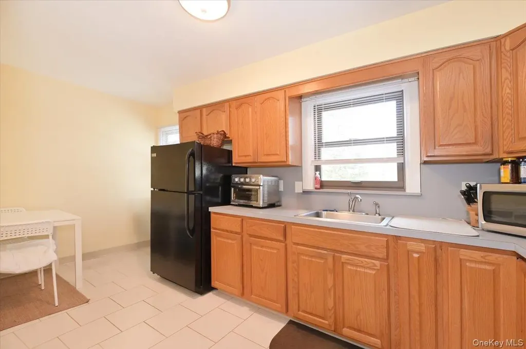 2 Oak Place Massapequa NY 11758