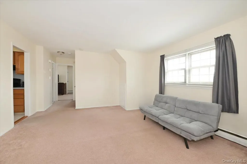 2 Oak Place Massapequa NY 11758