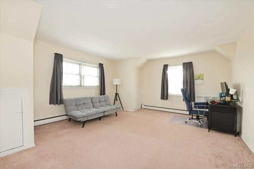 2 Oak Place Massapequa NY 11758