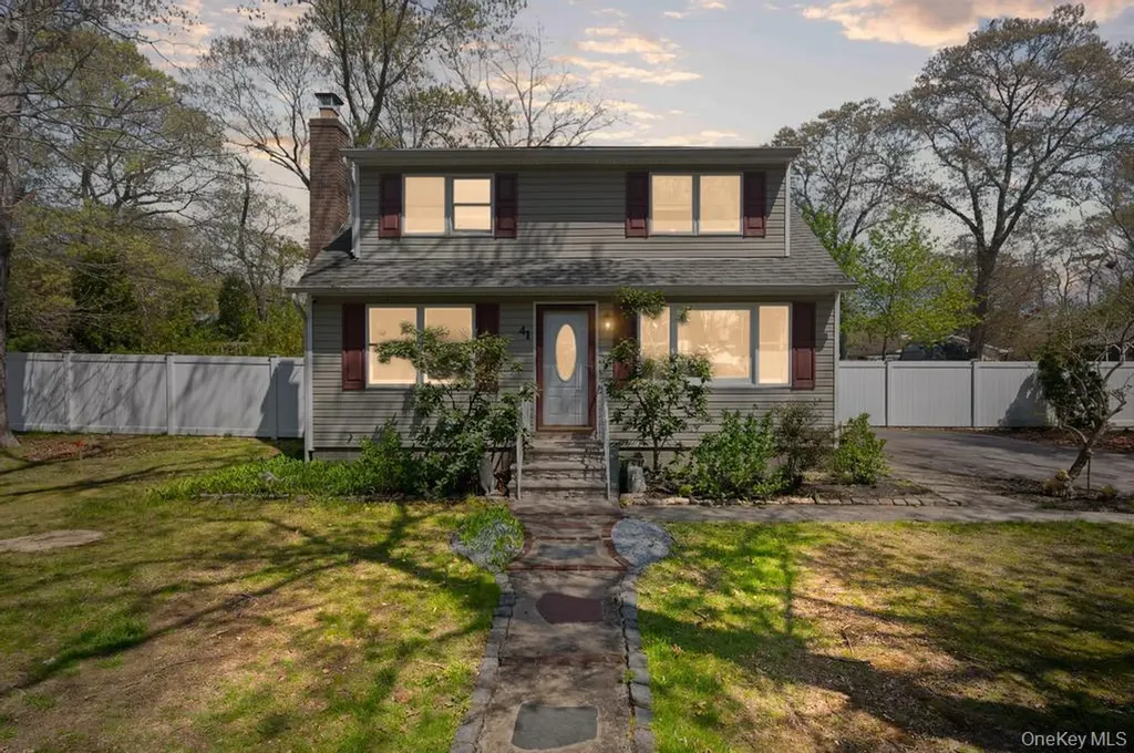 41 Babylon Street Mastic NY 11950