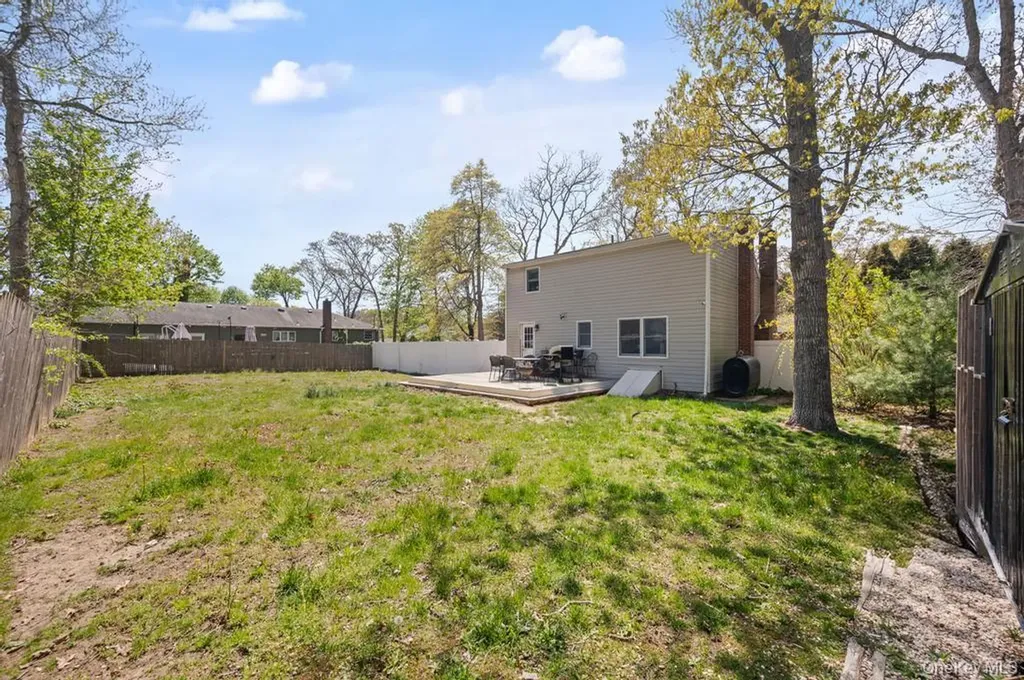 41 Babylon Street Mastic NY 11950