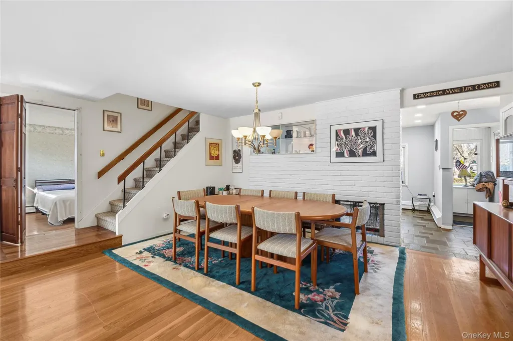 34 Link Lane Hicksville NY 11801