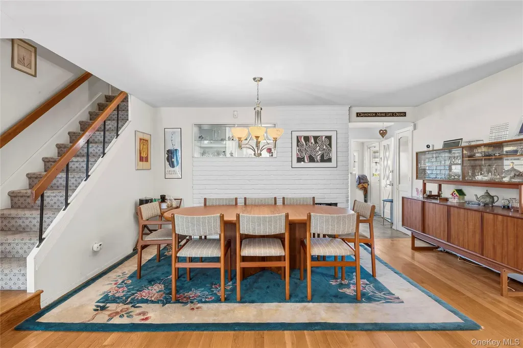 34 Link Lane Hicksville NY 11801