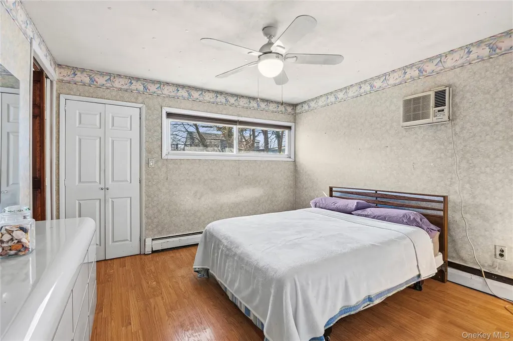 34 Link Lane Hicksville NY 11801