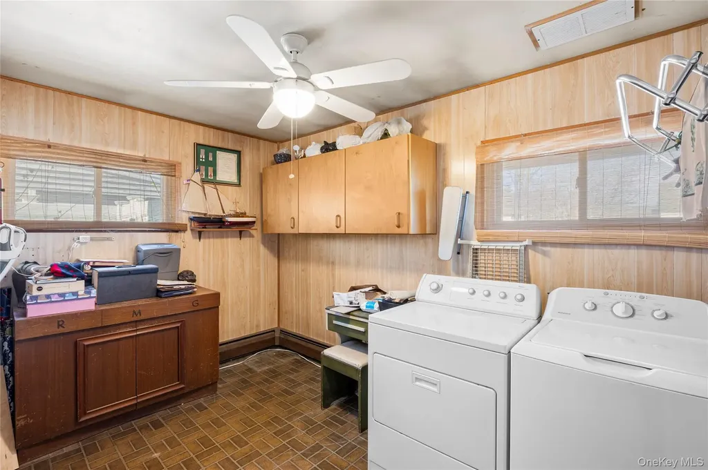 34 Link Lane Hicksville NY 11801
