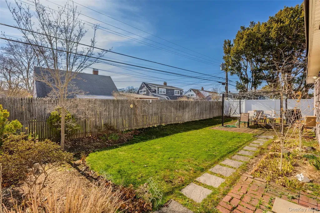 34 Link Lane Hicksville NY 11801