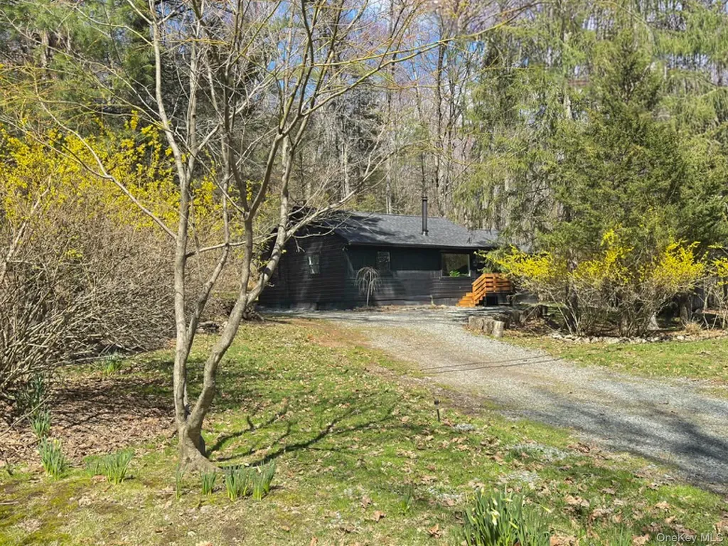 16 Burpo Lane Kerhonkson NY 12446