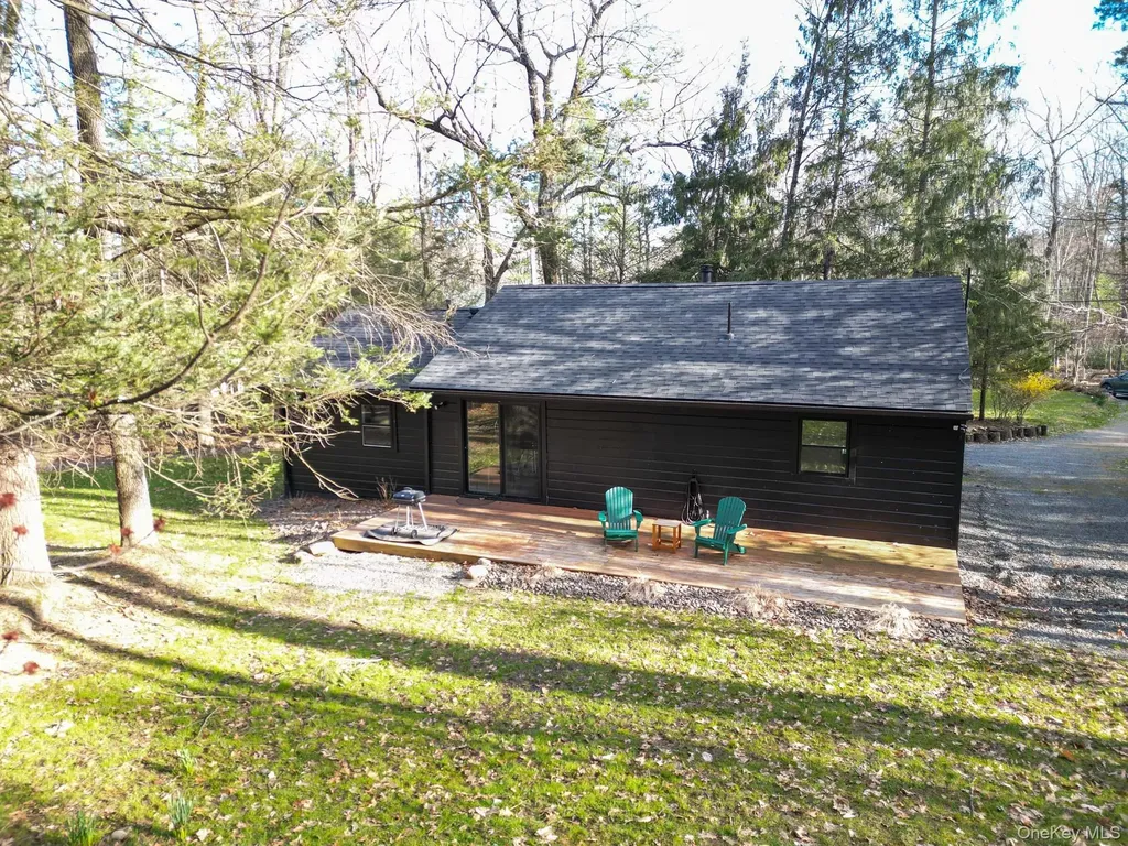 16 Burpo Lane Kerhonkson NY 12446