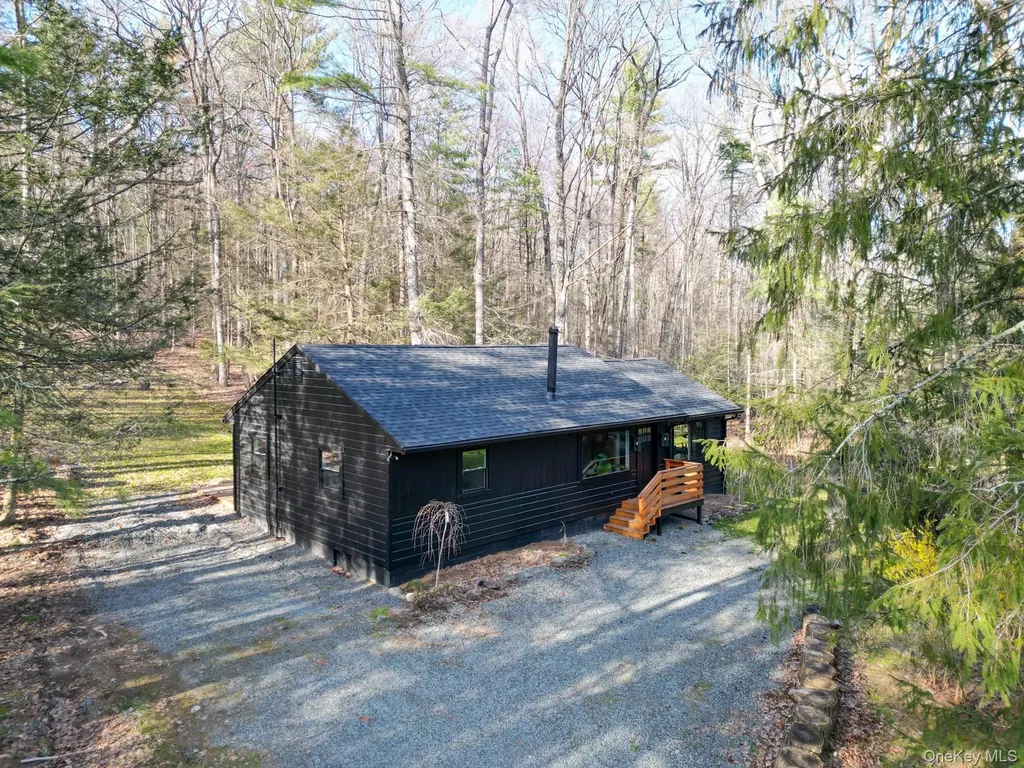 16 Burpo Lane Kerhonkson NY 12446
