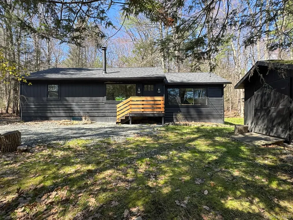 16 Burpo Lane Kerhonkson NY 12446