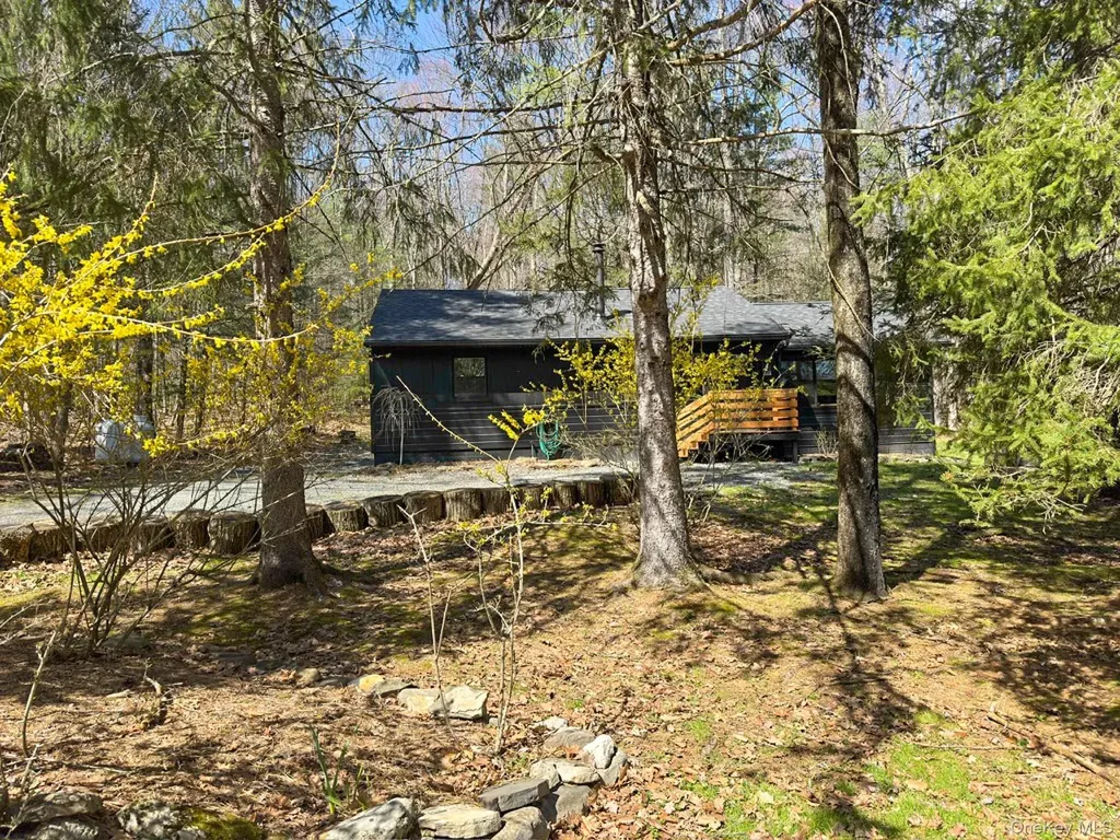 16 Burpo Lane Kerhonkson NY 12446