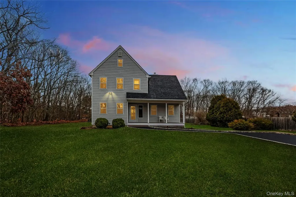 24 Buckskin Lane Riverhead NY 11901