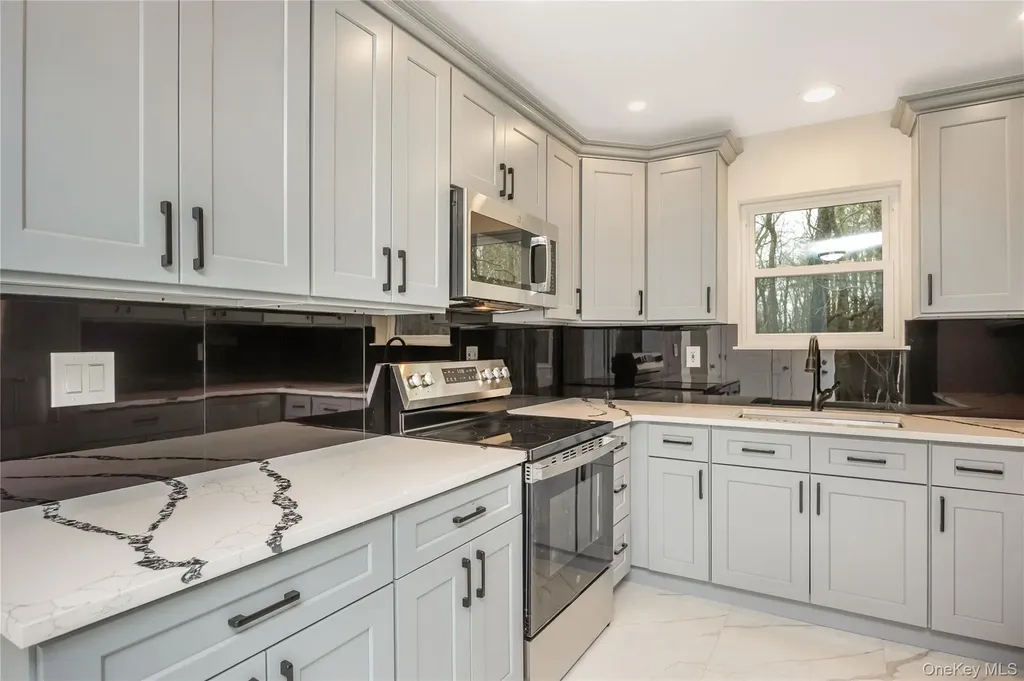 24 Buckskin Lane Riverhead NY 11901