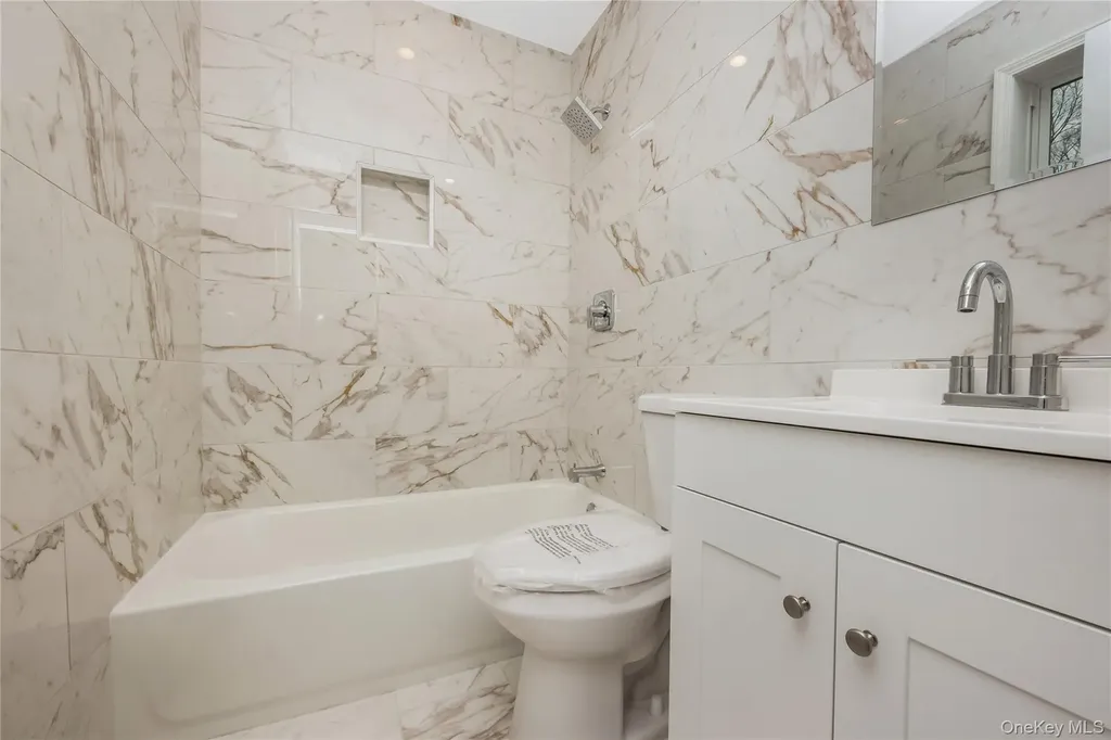 24 Buckskin Lane Riverhead NY 11901