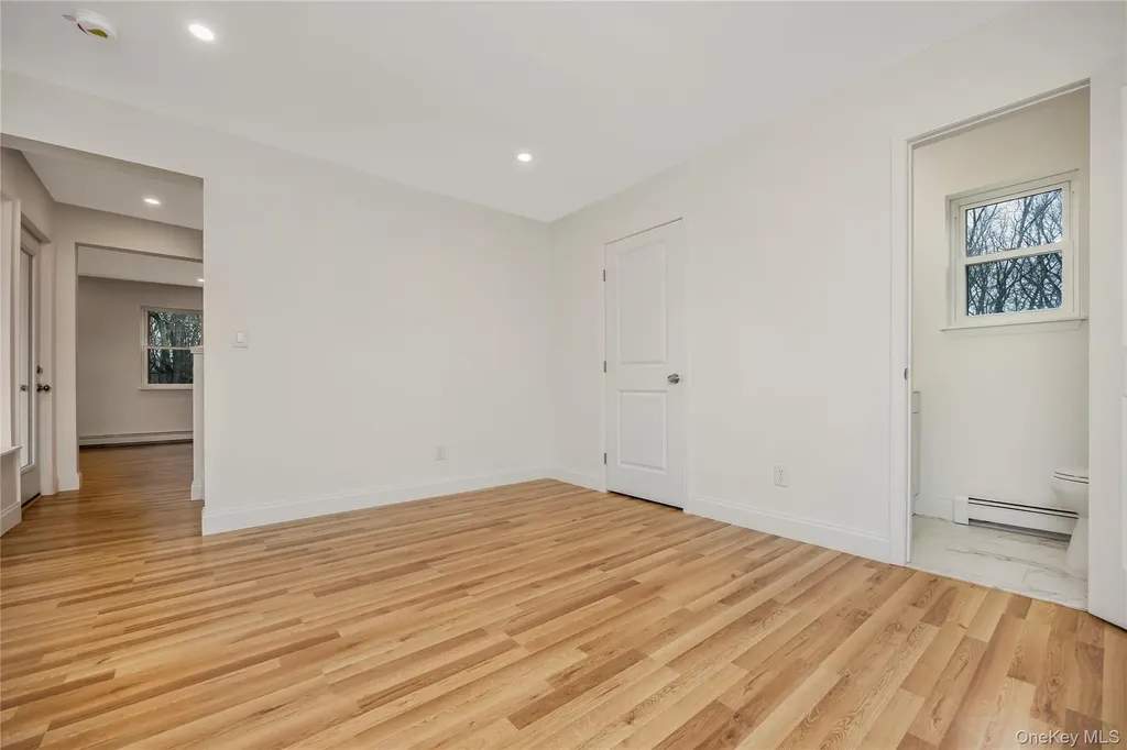 24 Buckskin Lane Riverhead NY 11901